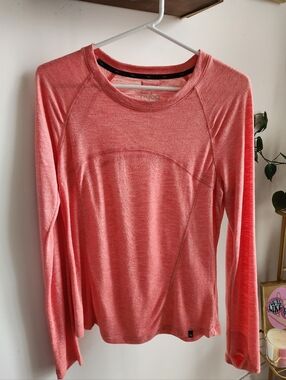Hyba Tee w. Removable Turtleneck